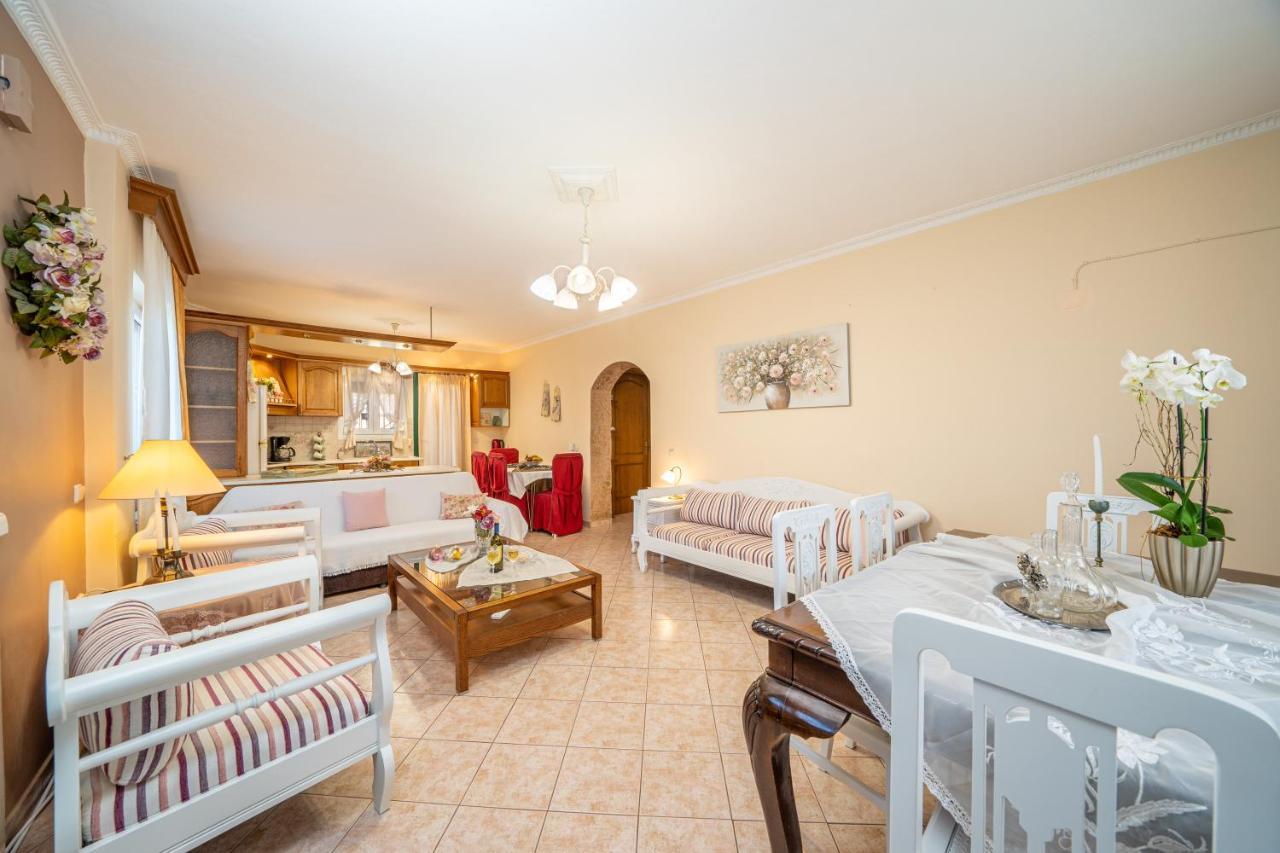 Artemis Superb 2 Bedroom Apartment 700 M Away From The Beach Minia Exterior foto