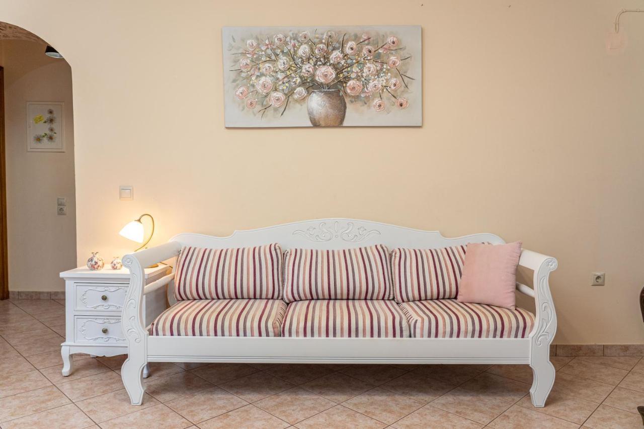 Artemis Superb 2 Bedroom Apartment 700 M Away From The Beach Minia Exterior foto