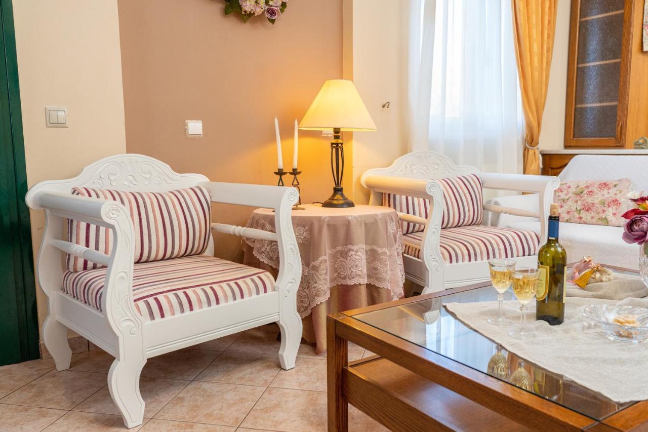 Artemis Superb 2 Bedroom Apartment 700 M Away From The Beach Minia Exterior foto